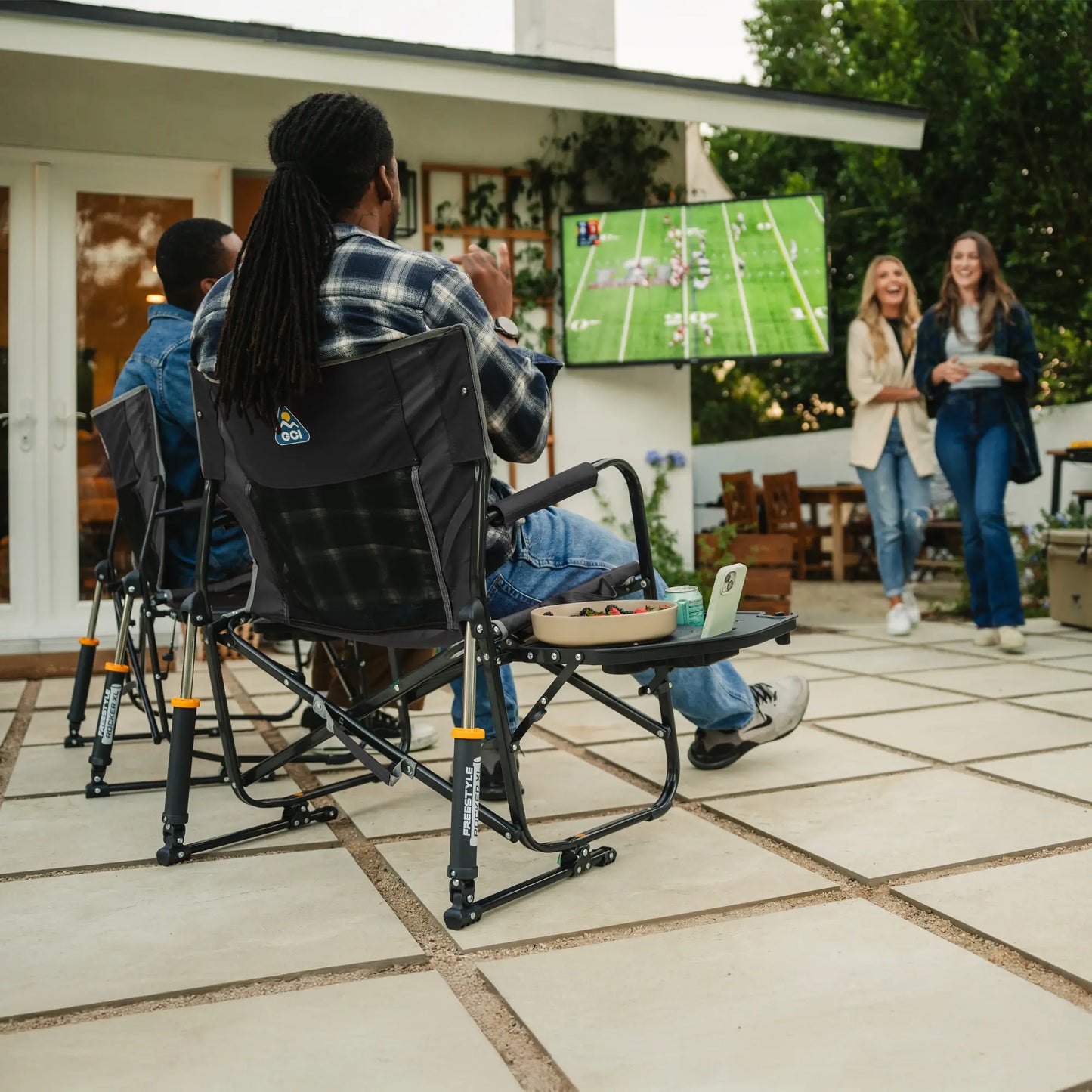 Freestyle Rocker XL™ with Side Table - Picnic Meal Prep