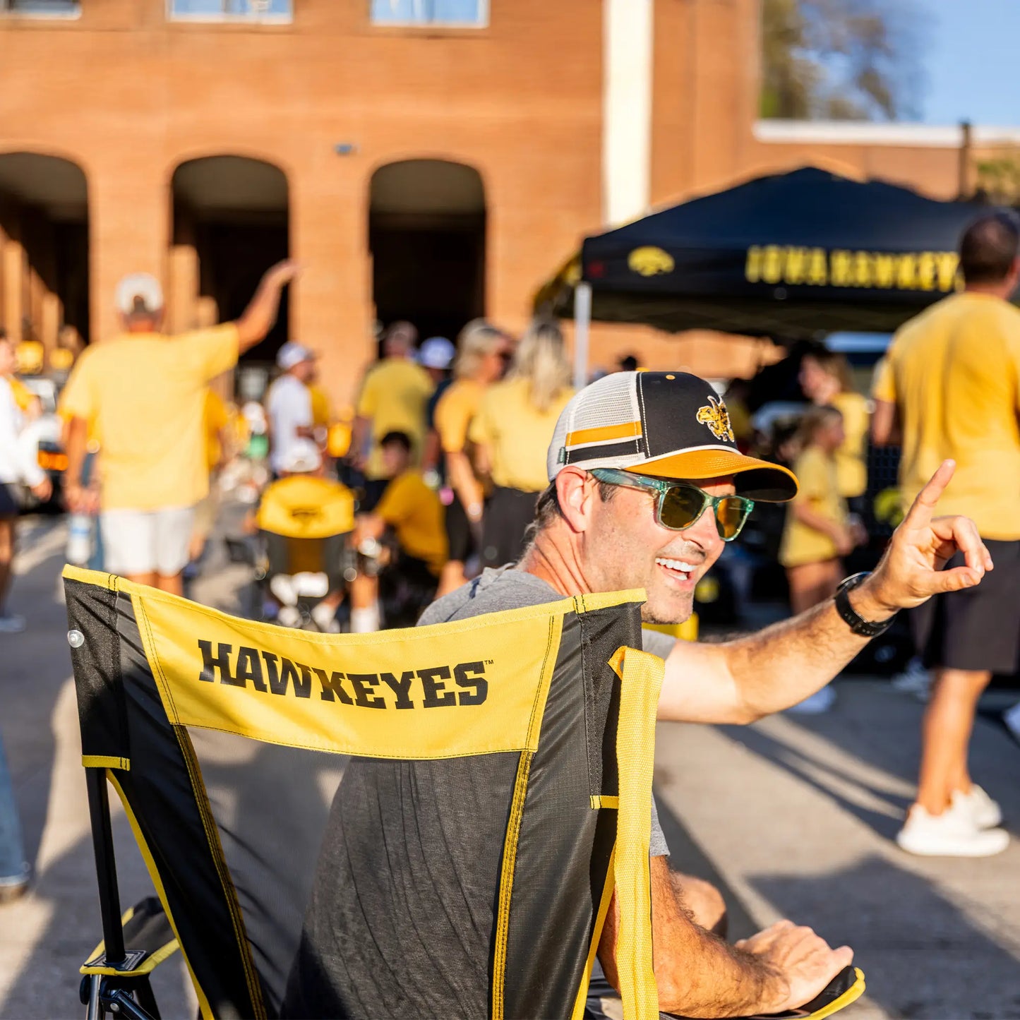 College Comfort Pro Rocker™ - Iowa Hawkeyes - Home Team Comfort